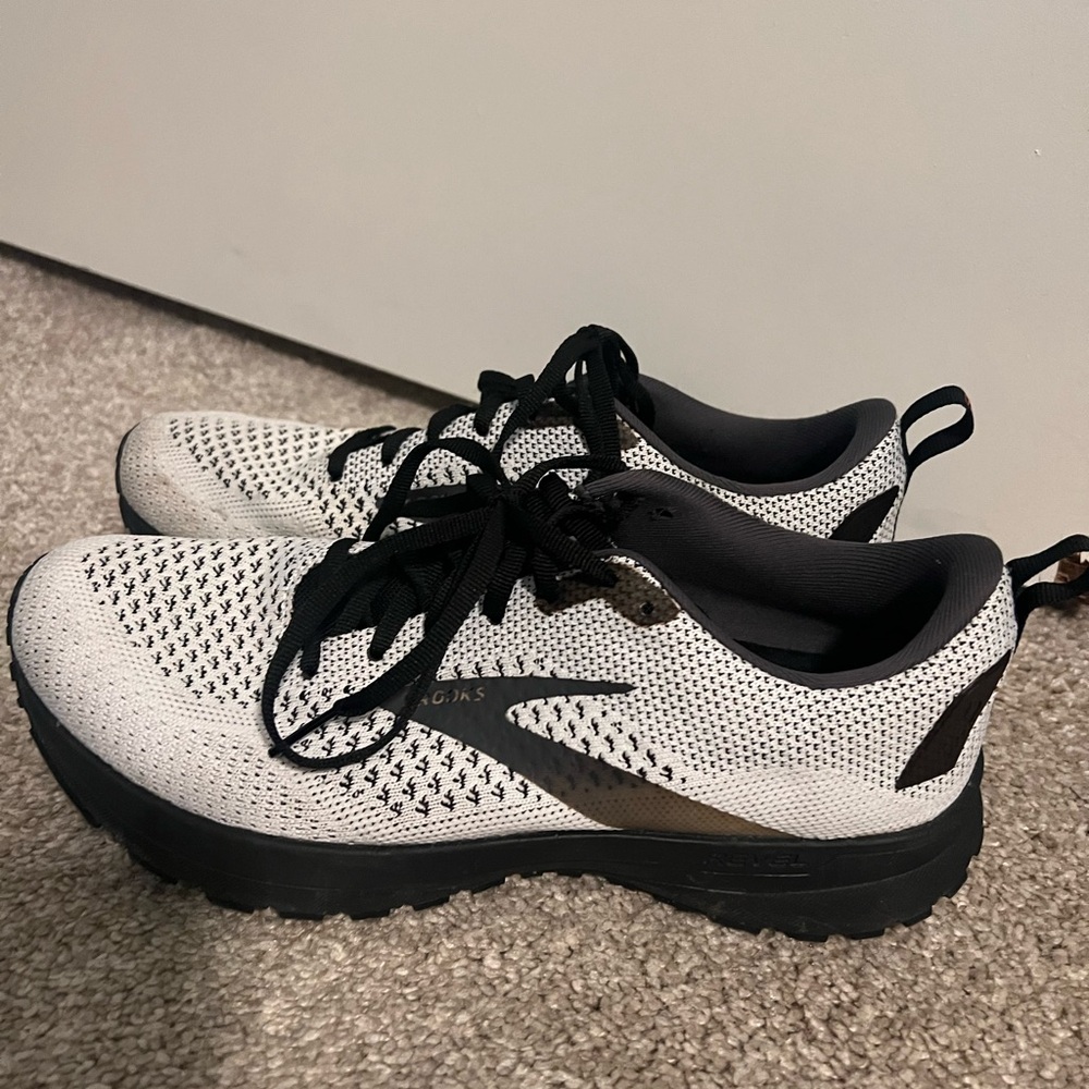 Brooks running shoes for men